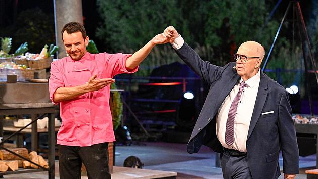 Ehre, wem Ehre gebührt. In einem hochemotionalen "Grill den Henssler Sommer-Special" wurde Reiner Calmund nach 18 Jahren in den Juroren-Ruhestand geschickt.