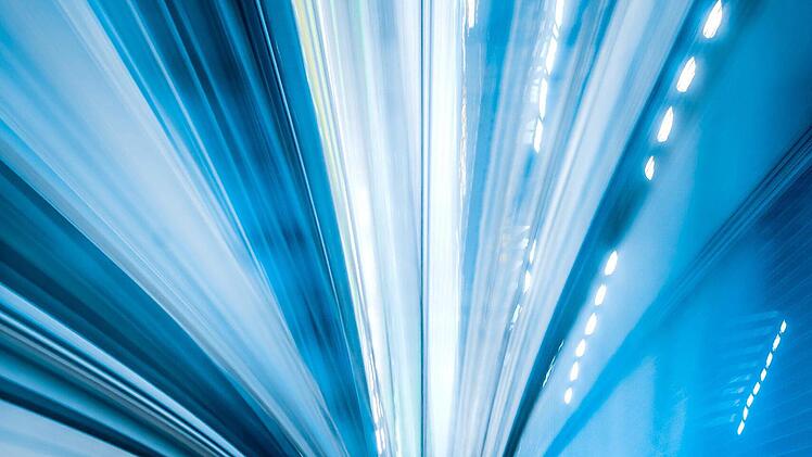 Über Glasfaserkabel funktioniert die Datenübertragung schneller. Hetzles will das gesamte Gemeindegebiet damit versorgen. Foto: AdobeStock