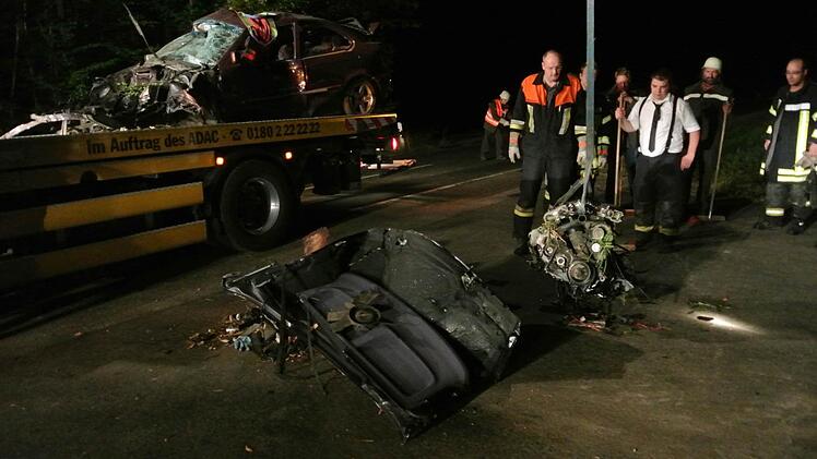 Mittlerweile war gegen 1 Uhr nachts wieder alles zusammengekehrt, bereit zum Abtransport.