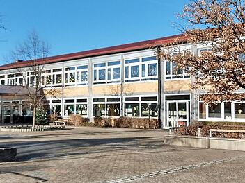 Wie geht es weiter mit der Schule in Zapfendorf? Die Standortfrage wird aktuell heiß diskutiert. Foto: Johannes Michel