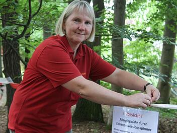 Stadtförsterin Carmen Hombach erläuterte im Stadtrat ihr Konzept zur Bekämpfung der giftigen Eichenprozessionsspinner.  Foto: Archiv/Katrin Geyer
