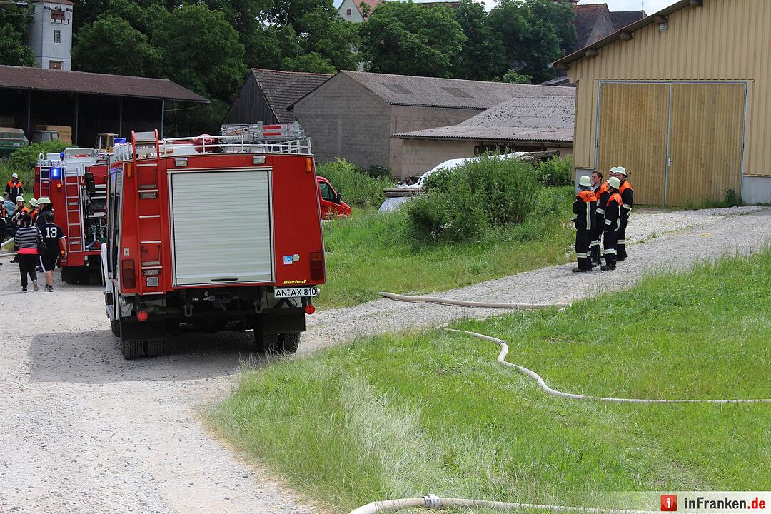 Landwirtschaftliches Anwesen in Vollbrand - 150 bis 200 Kuehe qualvoll verendet