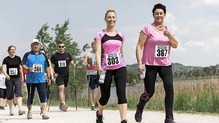 Fit und gesund in jedem Alter. &Uuml;ber 220 Teilnehmer drehten in diesem Jahr entweder beim Joggen oder beim Walken eine Runde um den Goldbergsee beim Kaeser-Lauf.  Fotos: Daniela K&ouml;hler