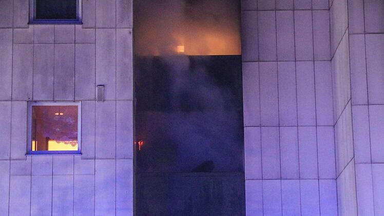 In Lichteneiche ist es erneut zu einem großen Feuerwehreinsatz gekommen. Foto: Merzbach/News5