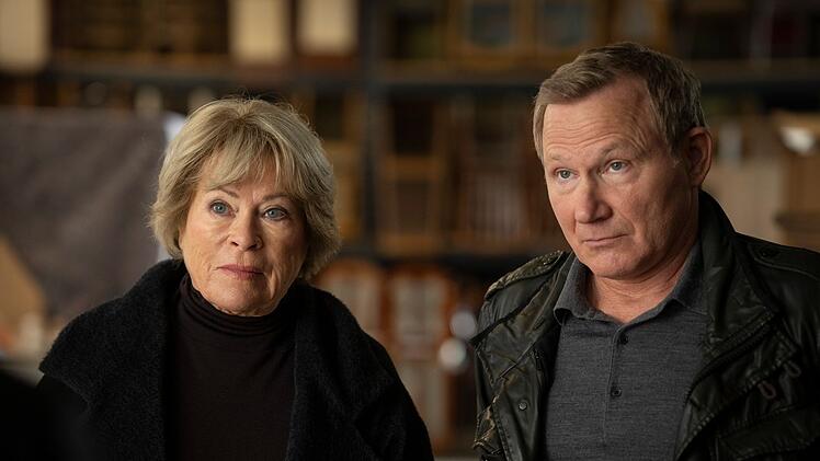 Kriminalhauptkommissarin Anna Springer (Rita Russek) steht diesmal nur selten im Mittelpunkt. Die meiste Arbeit macht "Kollege Overbeck" (Roland Jankowsky).