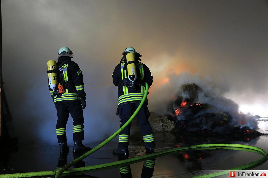 Feuer zerstört Scheune in Hohn am Berg