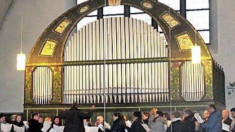 Der Chor des Adelsdorfer Musik- und Gesangvereins wurde mit Orgelklängen begleitet. Foto: privat