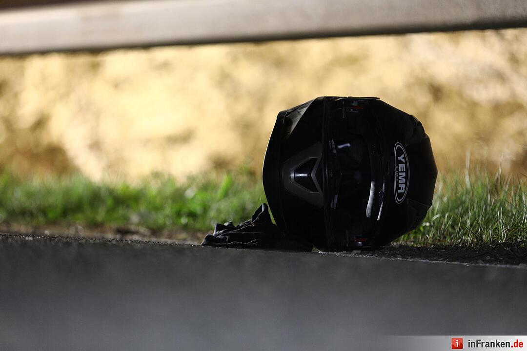 Kreis Roth: 38-Jähriger Motorradfahrer prallt gegen Leitplanke und stirbt