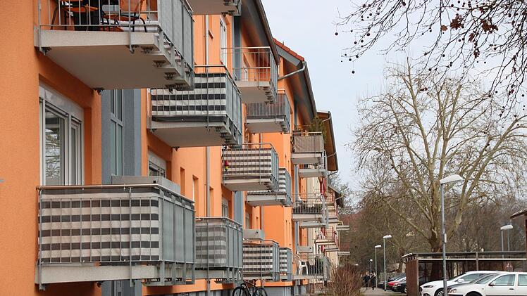 Sanierte Gebäude in der Nachbarschaft. Foto: Benedikt Borst