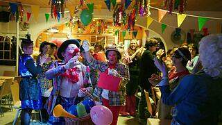 Weiberfastnacht, die 25.