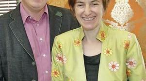 Alexander und Elke Lück lenken das Interesse ihrer Kunden in den nächsten Wochen vor allem auf die Gardinen.  Fotos: Lück