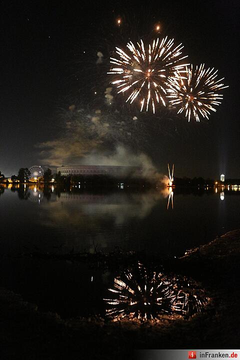 Abschlussfeuerwerk am Volksfest in Nürnberg