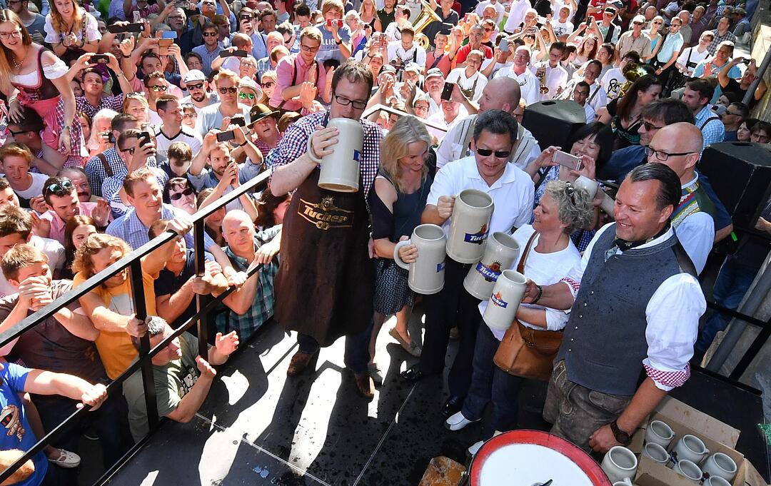 Bergkirchweih 2017: Drei Schläge zum Bieranstich
