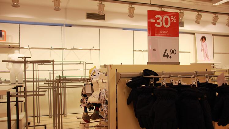13 Filialen will die Modekette C&A im Jahr 2020 in ganz Deutschland schließen. Darunter mit Forchheim auch einen der fränkischen Standorte. Fotos: Franziska Rieger