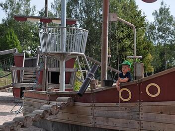 Im Freizeitpark Villeneuve sur Lot, der in Neustadt bei Coburg anl&auml;sslich der kleinen Landesgartenschau im Jahr 1999 neu gestaltet wurde, haben Unbekannte gro&szlig;en Schaden angerichtet. Symbolbild: Dieter Seyfarth