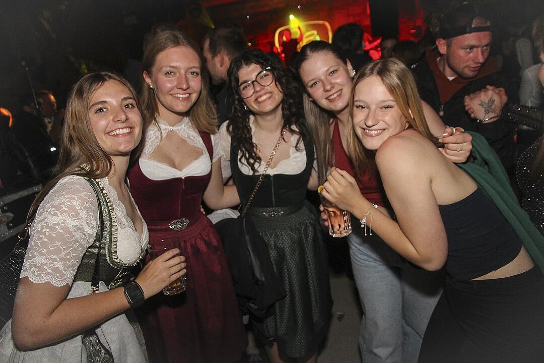 Mit der Partyband "Popnach8"!