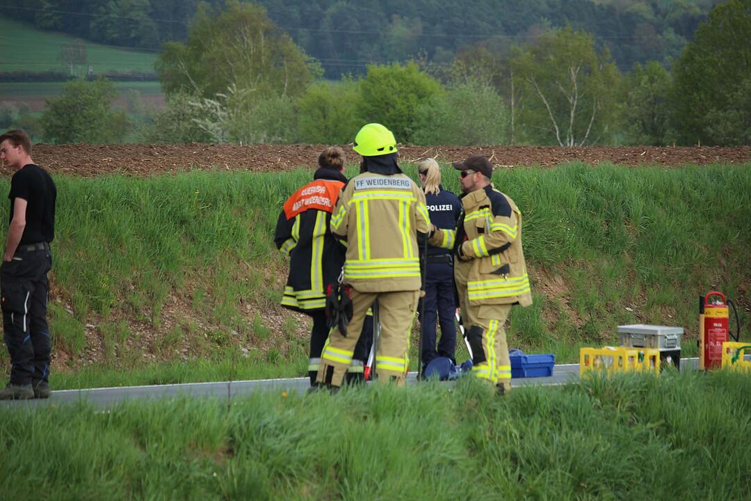 Frontalcrash mit Lkw in Oberfranken - 34-jähriger Autofahrer stirbt