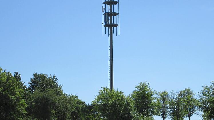 Der lang und heiß diskutierte "Dauerbrenner" Funkmast im Fuchsstädter Gemeinderat ist entschieden. Der 5G-Mast wird auf einem Gemeindegrundstück im Industriegebiet installiert. Foto: Ehling/Archiv