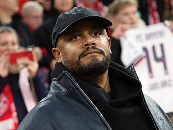 Bayern-Trainer Kompany mit Notarztwagen ins Krankenhaus