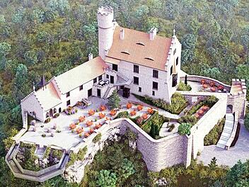 So wie auf diesem Modell soll die wiederbelebte Gastronomie mit dem neuen „Castlewalk“ (links) nächstes Jahr aussehen. Die Mitglieder des Bau- und Umweltausschusses stimmten den Plänen des Burgverwalters Thomas Pleiner zu.