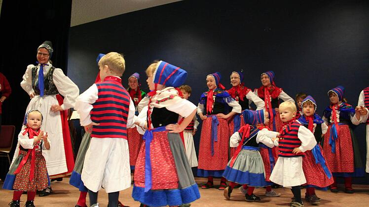 Lüttentanzdell und Späldeel aus Erlangen. Foto: Evi Seeger