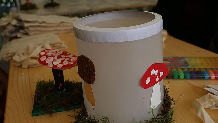 Arbeiten der Kinder vom Kinderhaus Oberthulba und vom Kindergarten Hassenbach.