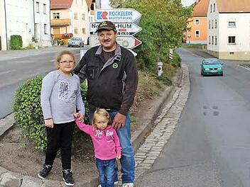 Georg Martin mit Tochter Antonia (links) und deren Cousine Emily Foto: Evi Seeger