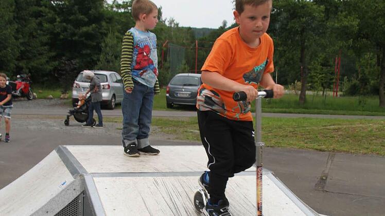 Selbst die Kleinsten haben schon Spaß im neuen Fun-Park. Foto: Sonny Adam