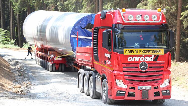 Das Zugfahrzeug musste vorgespannt werden. Foto: Friedwald Schedel