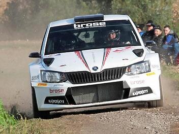 Dominik Dinkel und Christina Kohl waren auch beim Finale der deutschen Rallye-Meisterschaft voll da und verdienten sich den starken 3. Gesamtplatz einfrucksvoll. Foto: Daniela Bingart