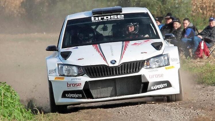 Dominik Dinkel und Christina Kohl waren auch beim Finale der deutschen Rallye-Meisterschaft voll da und verdienten sich den starken 3. Gesamtplatz einfrucksvoll. Foto: Daniela Bingart