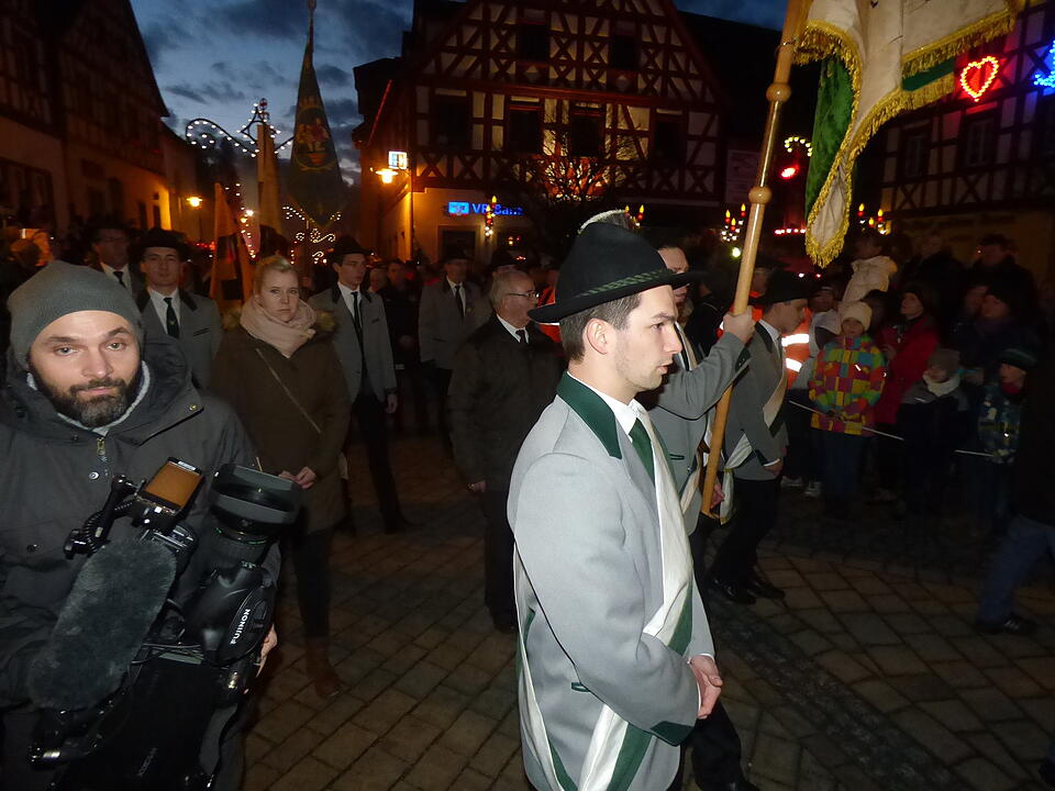 Besucherrekord bei Lichterprozession Pottenstein