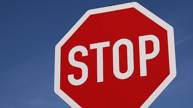 Identische Unfälle auf der A73: Seniorinnen missachten Stoppschild in Bamberg