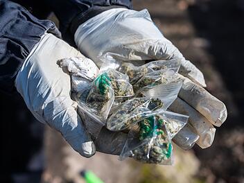 Drogenhandel an Schule in Bayreuth: 20-j&auml;hriger Sch&uuml;ler verhaftet