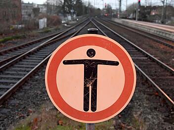 Bahnhof in Pressig: Lebensgef&auml;hrliche Abk&uuml;rzung &uuml;ber Bahngleise