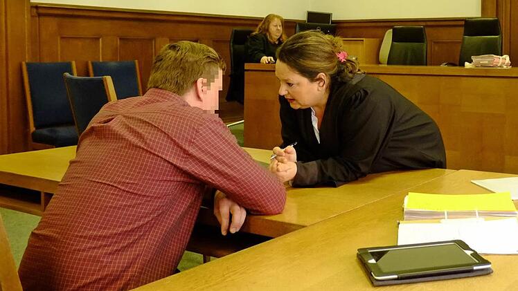 Wegen Drogenhandel wurde ein 23-jähriger Mann am Donnerstag vor dem Landgericht Nürnberg-Fürth zu einer Freiheitsstrafe in Höhe von vier Jahren und sechs Monaten verurteilt. Foto: Nikolas Pelke