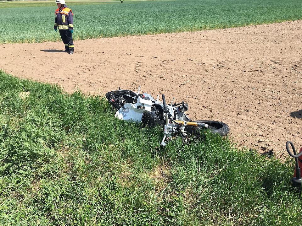 Motorradfahrer stirbt bei Crash im Gegenverkehr im Kreis Fürth