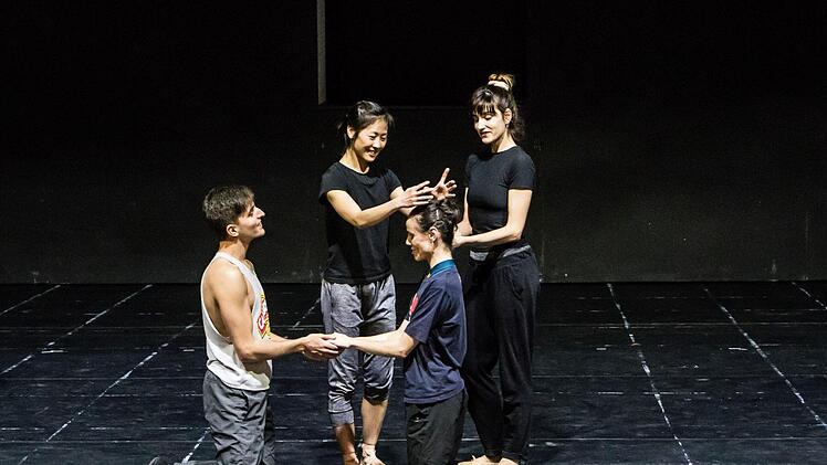 "Der Glöckner von Notre-Dame": Probenszene aus Mark McClains Ballett nach dem Roman von Victor Hugo. Die Neuproduktion feiert am 14. März Premiere.Foto: Jochen Berger