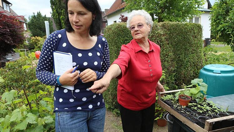 Die Traumgarten AG zu Besuch im Heidegarten von Annemarie und Manfred Heidenreich in Melkendorf. Foto: Barbara Herbst