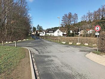 Im Schronfeld erfolgte der Überfall. Eine ruhige Gegend in Sieglitzhof, erst recht nachts um drei Uhr.  Fotos: Michael Busch/Opfer