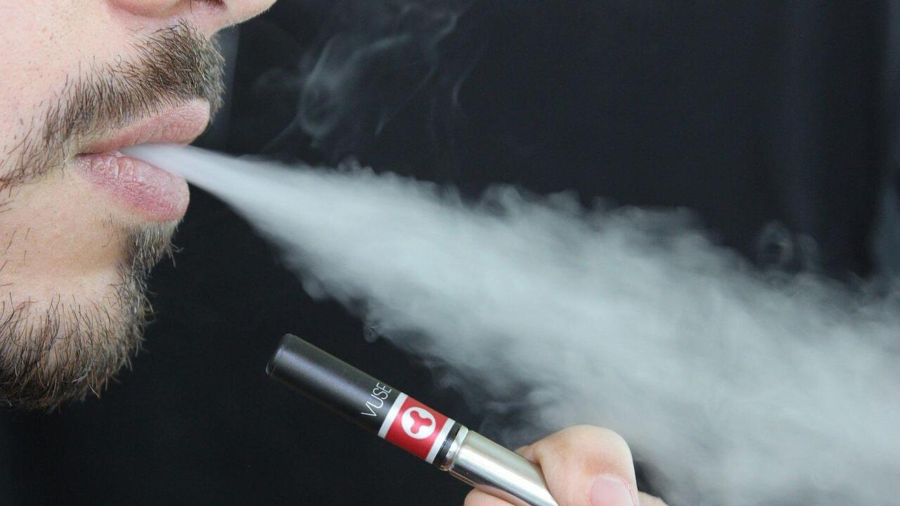 Schdlich frs Gehirn: So beeinflussen E-Zigaretten unsere geistigen  Fhigkeiten