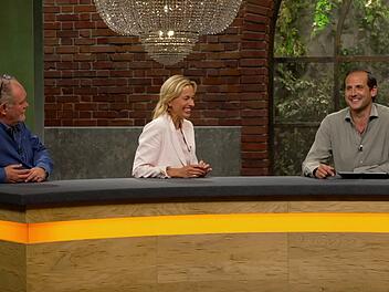 Nach dem Verkauf begann Schmitz-Avila zu schmunzeln, denn "20 Jahre unfallfrei" wie seine Kollegin N&uuml;dling hatte er leider nicht geschafft. Und so beichtete er: "Den einzigen Unfall, den ich je hatte, war hier auf dem Parkplatz vom Pulheimer Walzwerk - da bin ich Lisa ins Auto gefahren." Die Runde brach erneut in Gel&auml;chter aus ...