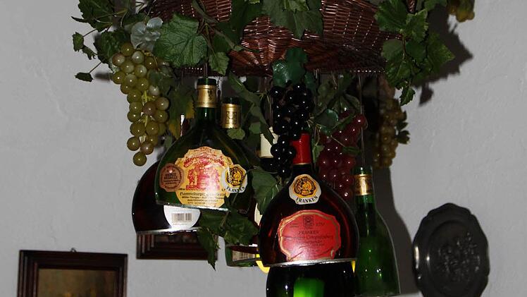 ... mit den liebevoll gestalteten Lampen aus Bocksbeuteln.Foto: Ulrike Müller