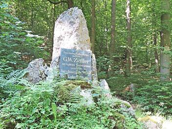 Einer Verj&uuml;ngungskur wurde der Zeitlerbrunnen zum 100. Jubil&auml;um 2003 unterzogen. Jetzt liegt er aber wieder in einer Art "Dornr&ouml;schenschlaf". Foto: Olbrich