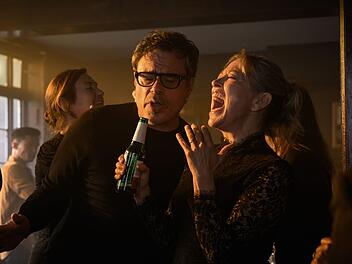 Steve (Jemaine Clement) und Alice (Nicola Walker) sind seit &uuml;ber 30 Jahren beste Freunde.