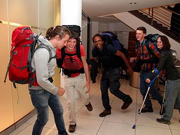 Voller Eifer auf dem Weg nach Berlin, von links: Joshua, Finn, Krishna, Nils, Marie  Foto: Johanna Blum