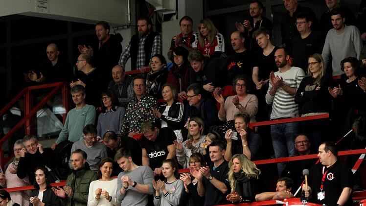 Vor ausverkauftem Haus kassierte Eltmann eine bittere Niederlage.