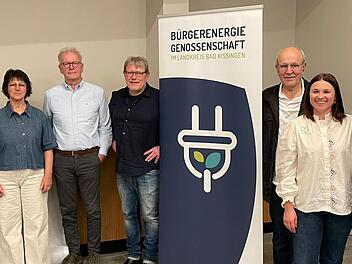 Der neue Aufsichtsrat der B&uuml;rgerenergiegenossenschaft: Hans-J&ouml;rg Blank, Marion Meder, Franz Zang, Ekkehard Martin, Joachim Scheiner, Ganna Kravchenko und Leo Pfennig.