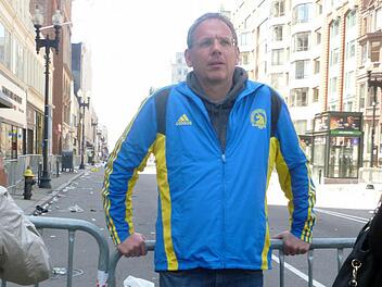 Geht einen Tag nach den Anschlägen in Boston zurück zum Schauplatz und erlebt gespenstische Szenen: Konrad Schlebusch aus Ebermannstadt. Foto: privat