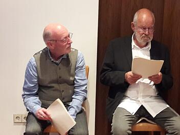 Die Münnerstädter Litera(n)ten haben wieder ein Stück örtliche Kultur-Geschichte geschrieben: Im Bild Bernt Sieg und Jens Müller-Rastede. Hartmut Hessel